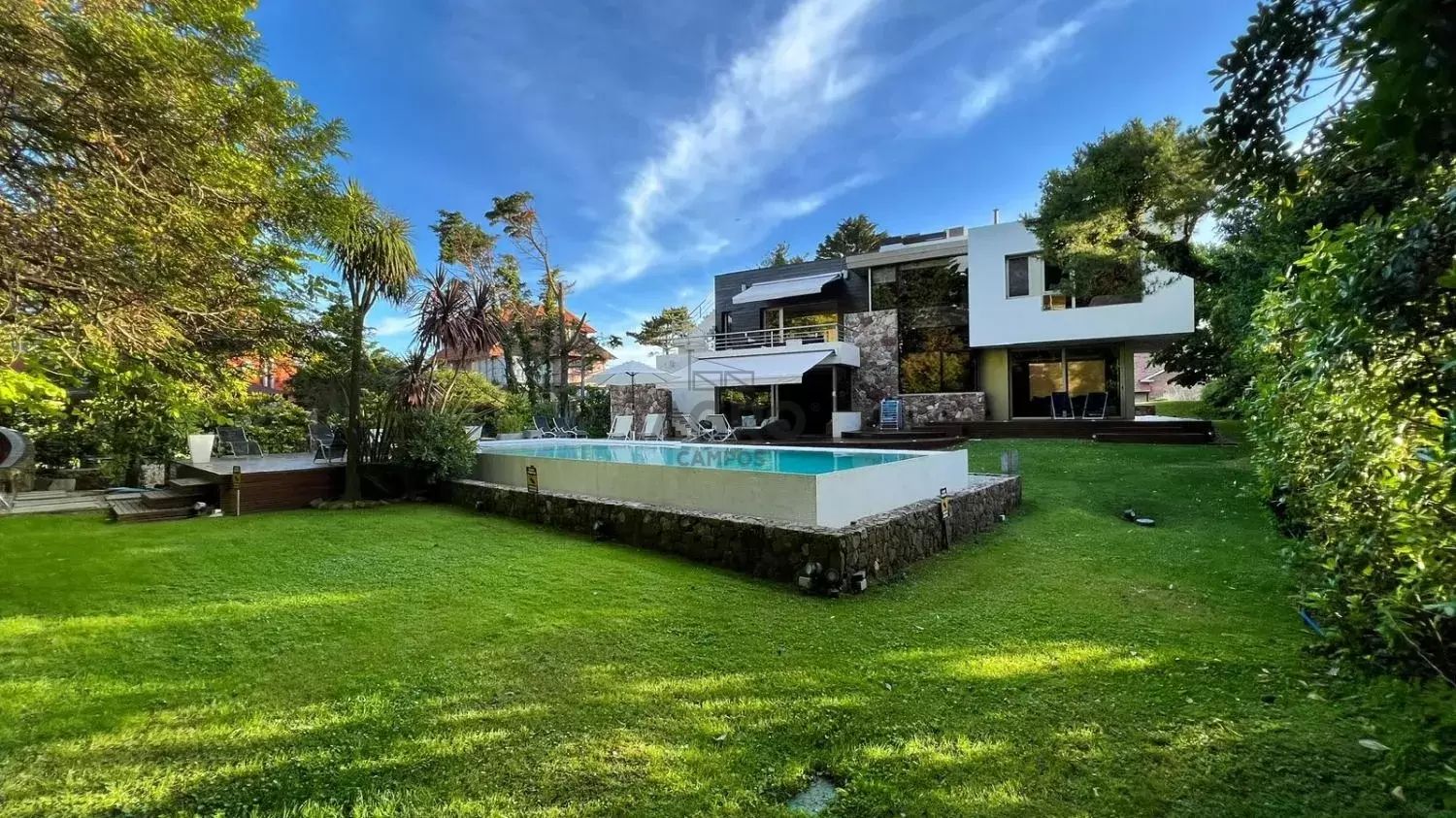Casa en Venta en Avenida Las Acacias 524,  Pinamar - Bahía Blanca Propiedades | SITIO OFICIAL l