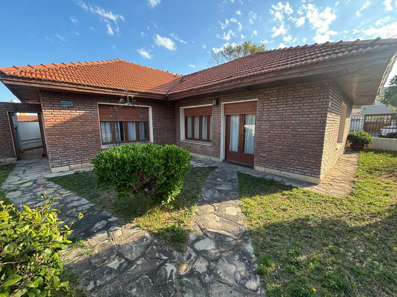 Casa en Venta en  Costa Y Nelida Fossatty, Centro, Monte Hermoso - Bahía Blanca Propiedades | SITIO OFICIAL l