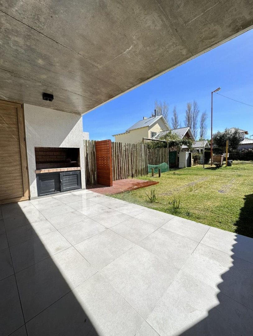 Casa en Venta en  Av Sansot Y Los Cardenales, Monte del Este, Monte Hermoso - Bahía Blanca Propiedades | SITIO OFICIAL l