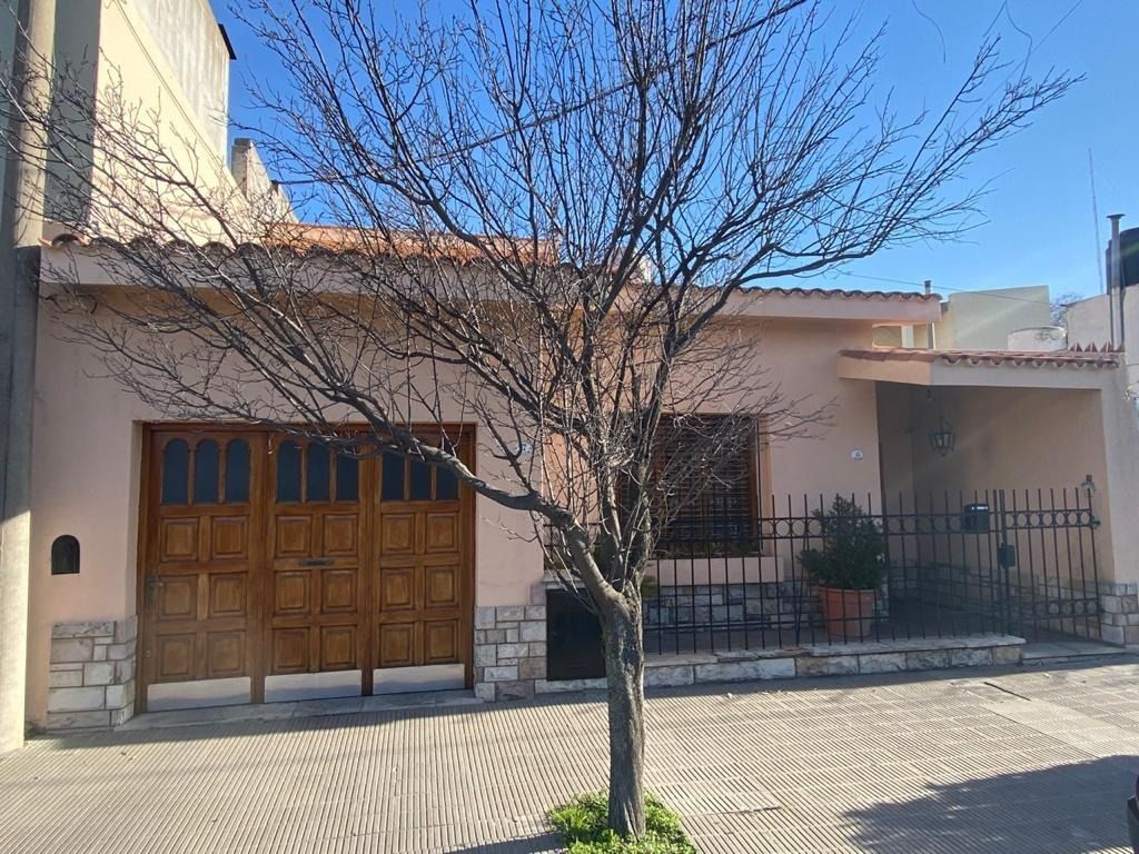 Casa en Venta en Honduras Y Chiclana, Villa Rosario, Bahía Blanca - Bahía Blanca Propiedades | SITIO OFICIAL l