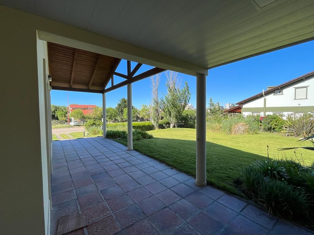 Casa en Venta en Sansot 400, Monte del Este, Monte Hermoso - Bahía Blanca Propiedades | SITIO OFICIAL l