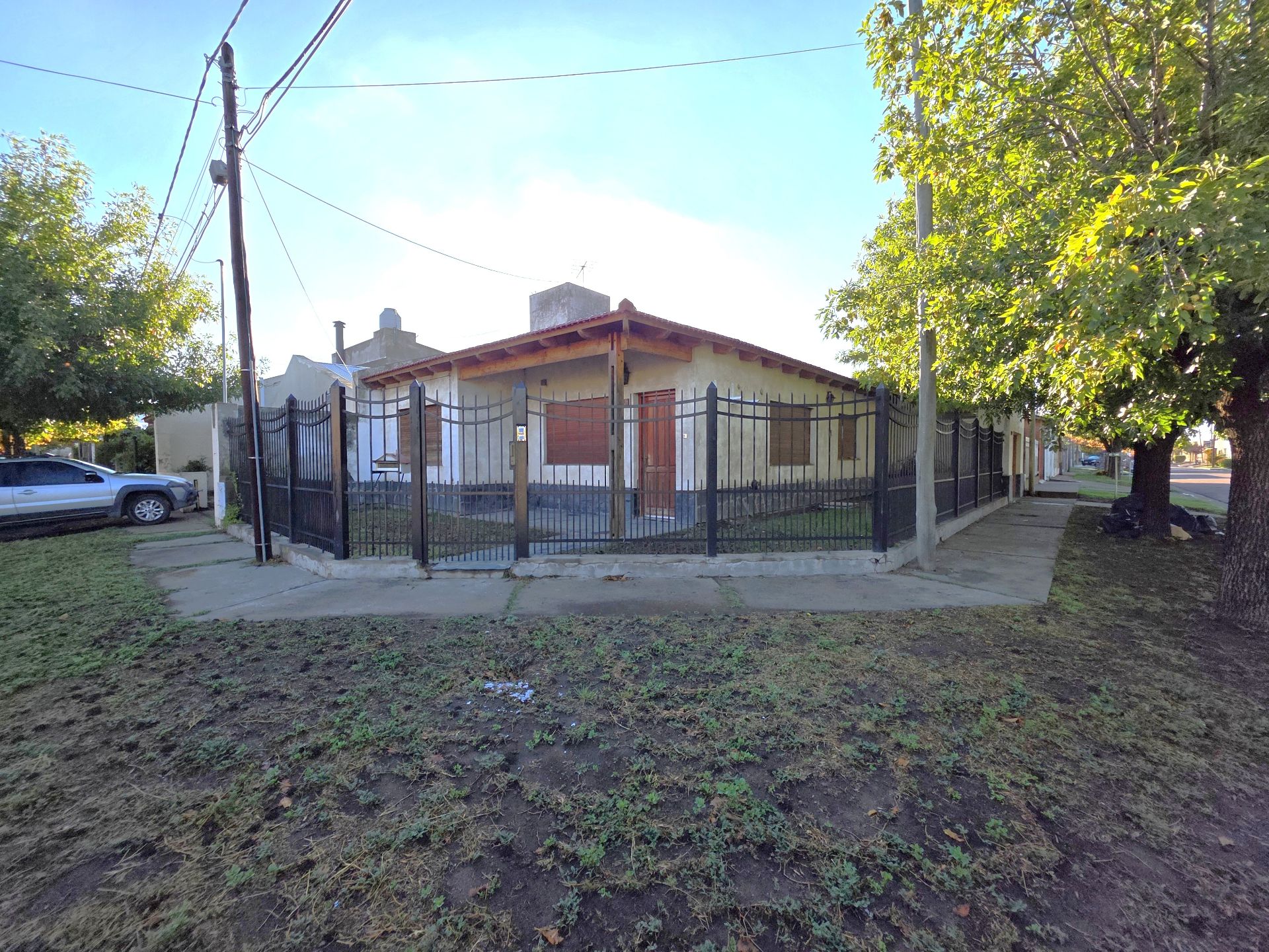 Casa en Alquiler en Francia 1096, Kilometro 5, Bahía Blanca - Bahía Blanca Propiedades | SITIO OFICIAL l