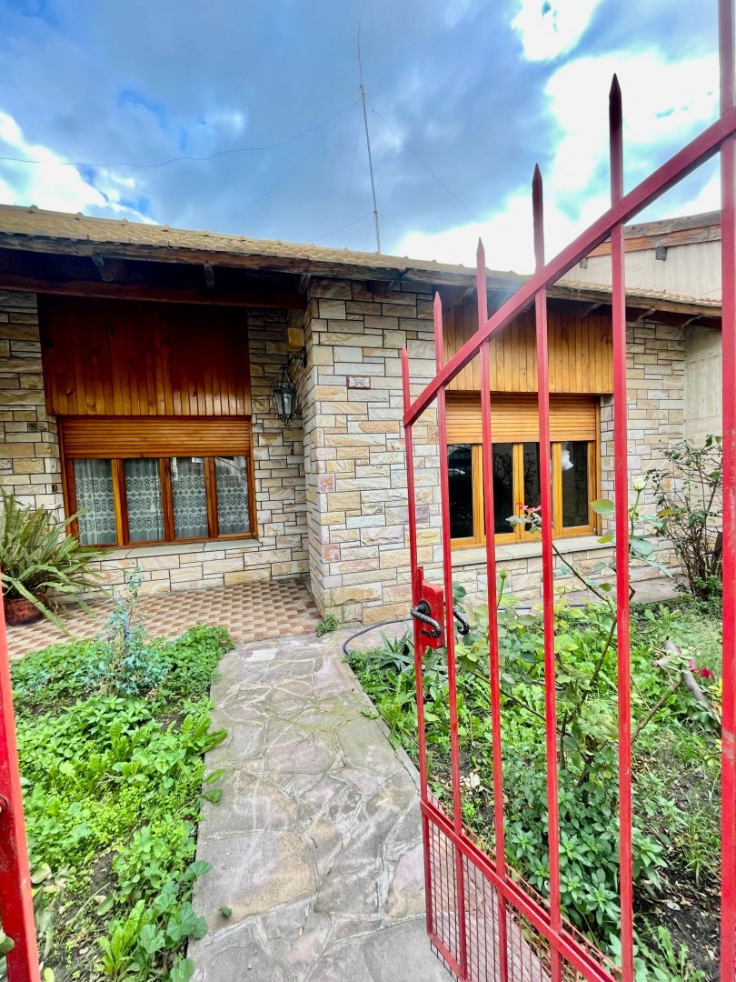 Casa en Venta en Brown 3752,  Bahía Blanca - Bahía Blanca Propiedades | SITIO OFICIAL l