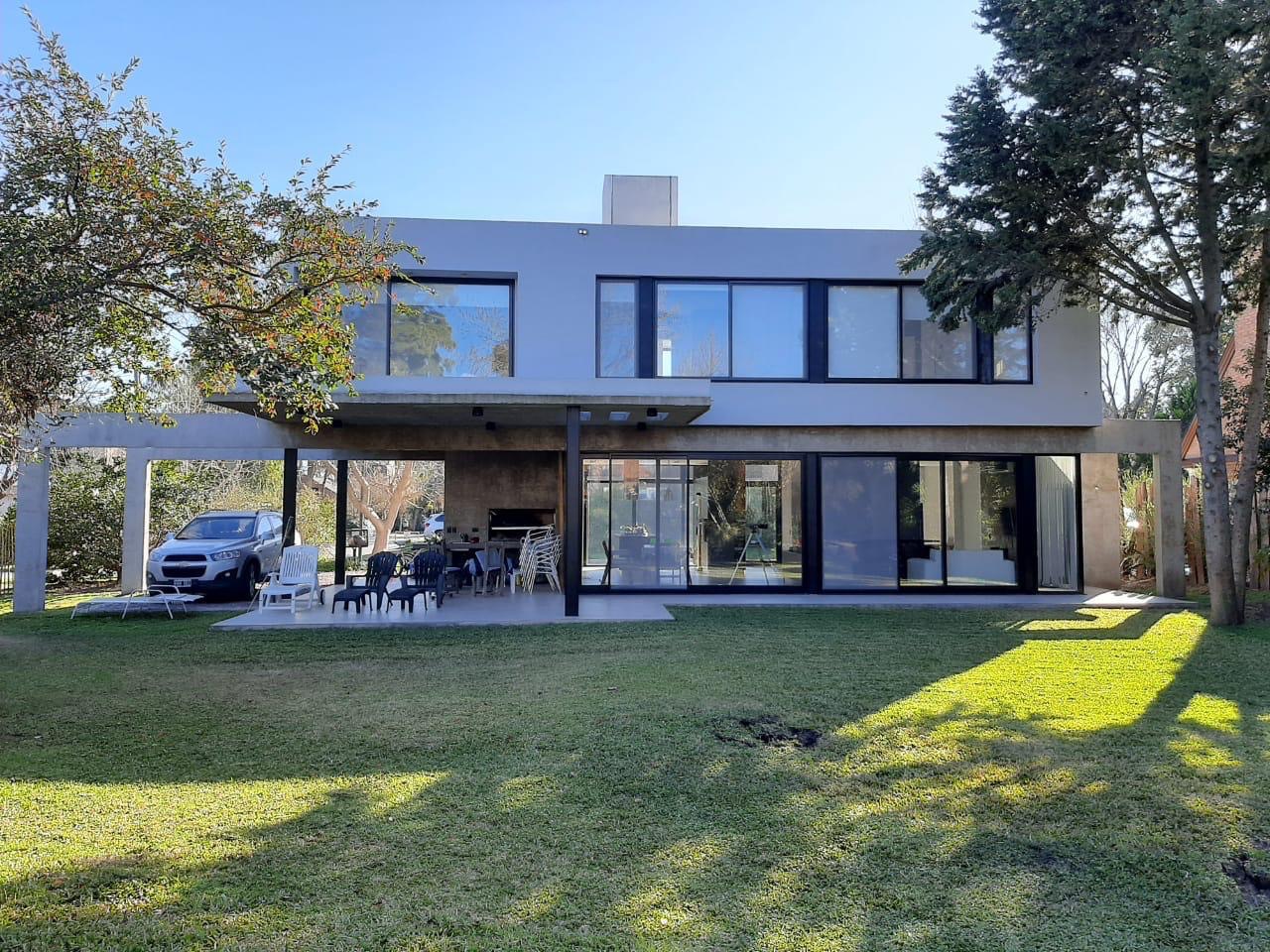 Casa en Alquiler en Club El Carmen,  Berazategui - Bahía Blanca Propiedades | SITIO OFICIAL l