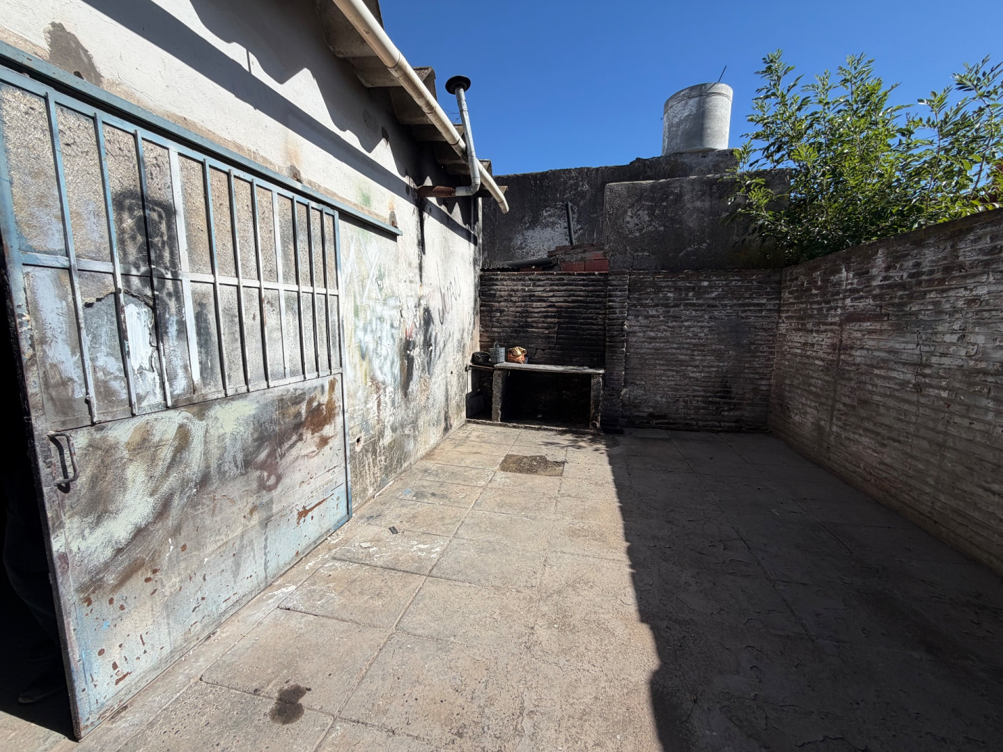 Galpón en Alquiler en Céspedes 116, Colon, Bahía Blanca - Bahía Blanca Propiedades | SITIO OFICIAL l