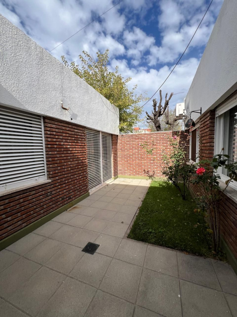 Casa en Venta en Cordoba 386, Universitario, Bahía Blanca - Bahía Blanca Propiedades | SITIO OFICIAL l