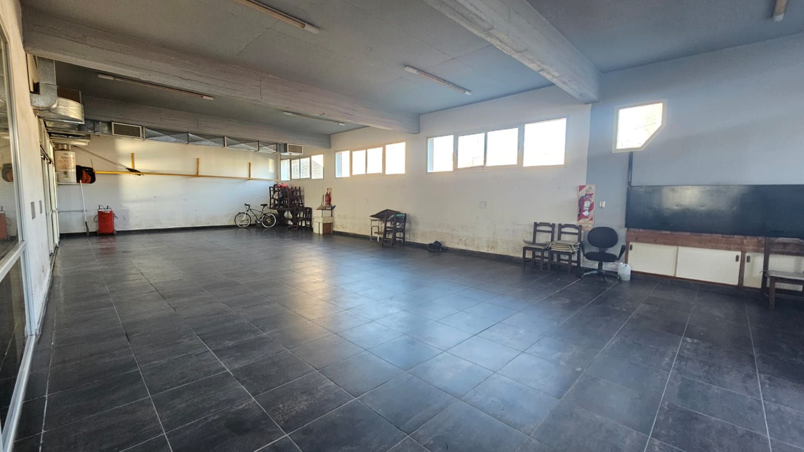 Oficina en Alquiler en Av Cerri 700,  Bahía Blanca - Bahía Blanca Propiedades | SITIO OFICIAL l