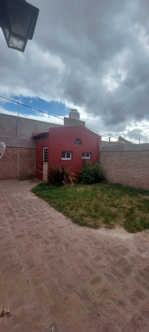 Casa en Alquiler en Nicolas Perez 13, Los Almendros, Bahía Blanca - Bahía Blanca Propiedades | SITIO OFICIAL l