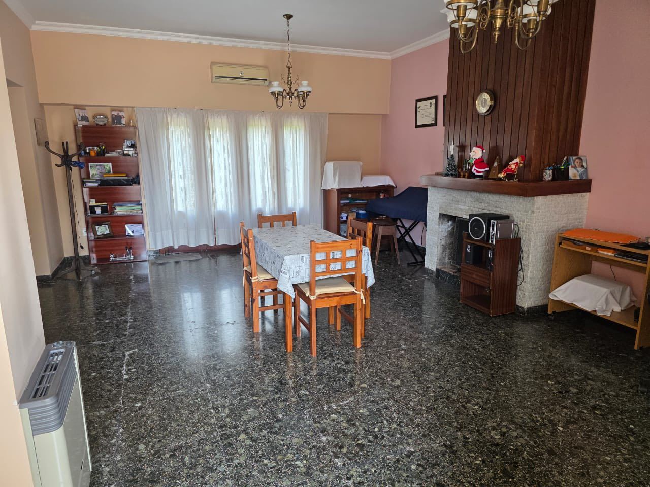 Casa en Venta en Avenida Colon 722,  Carhué - Bahía Blanca Propiedades | SITIO OFICIAL l