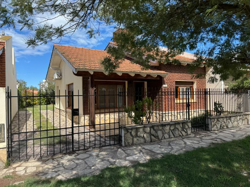 Casa en Venta en  Fossatty 1370, Dufaur, Monte Hermoso - Bahía Blanca Propiedades | SITIO OFICIAL l