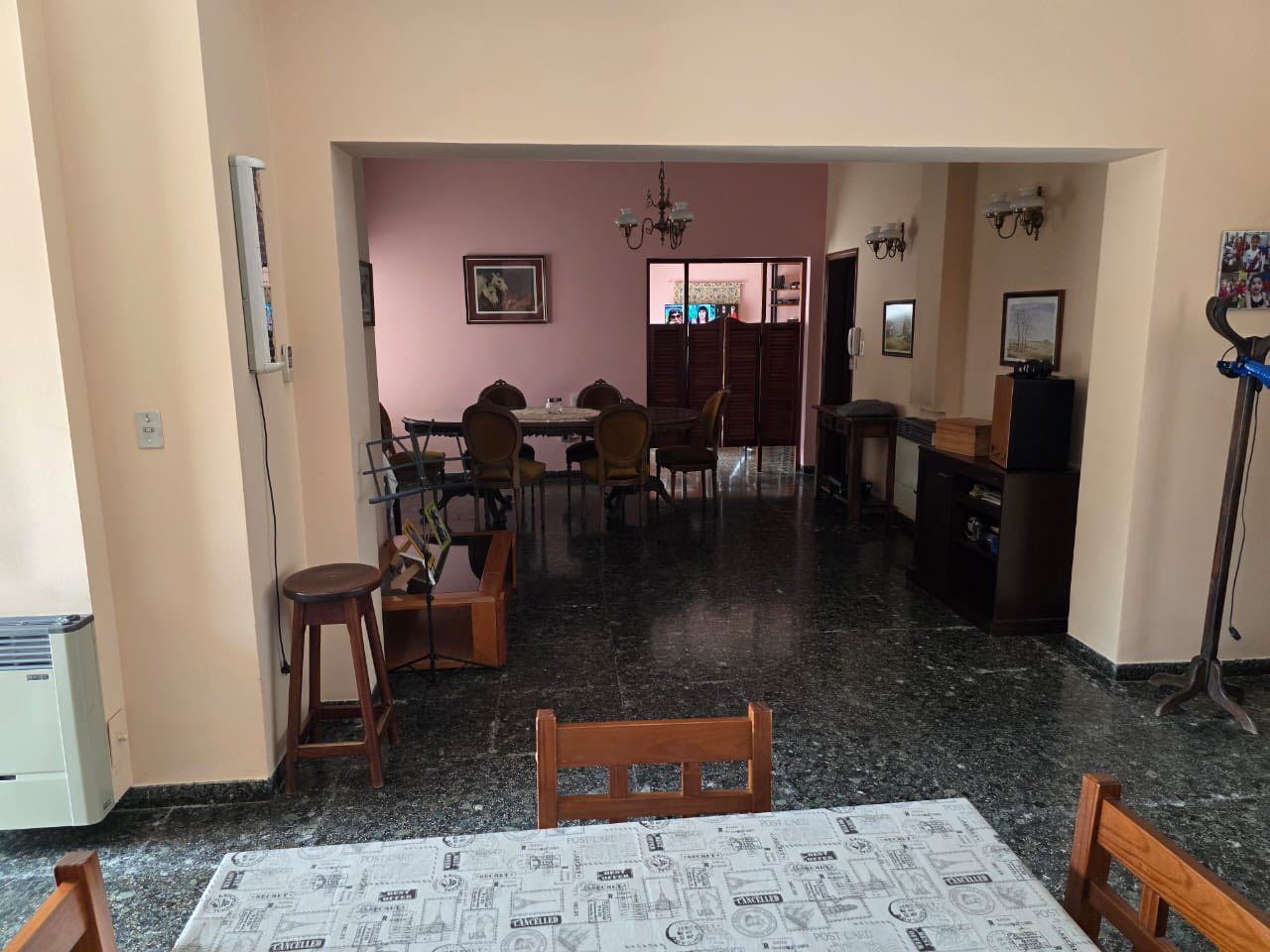 Casa en Venta en Avenida Colon 722,  Carhué - Bahía Blanca Propiedades | SITIO OFICIAL l