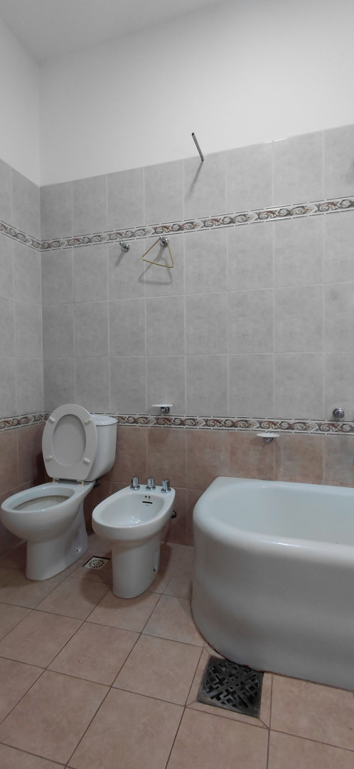 Oficina en Alquiler en Caronti 266, Centro, Bahía Blanca - Bahía Blanca Propiedades | SITIO OFICIAL l