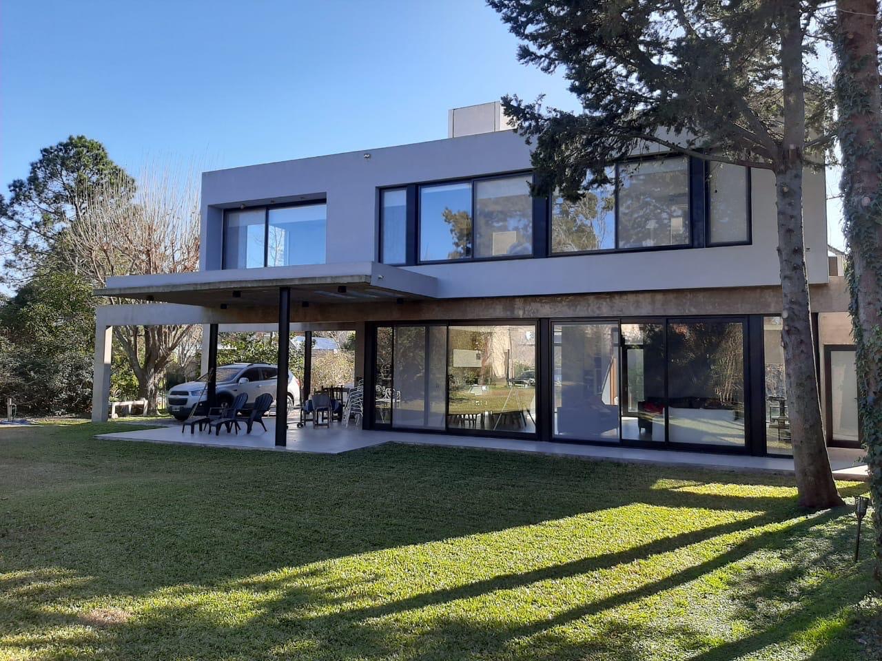 Casa en Alquiler en Club El Carmen,  Berazategui - Bahía Blanca Propiedades | SITIO OFICIAL l