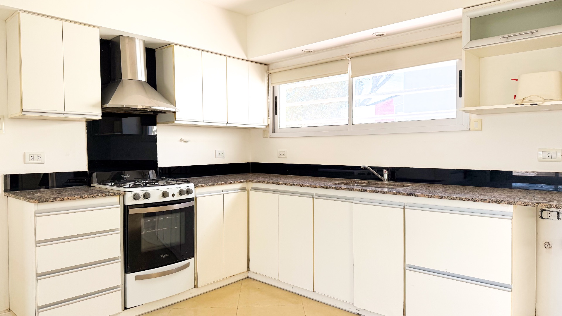 Casa en Venta en Salliquelo 670, Las Acacias, Bahía Blanca - Bahía Blanca Propiedades | SITIO OFICIAL l