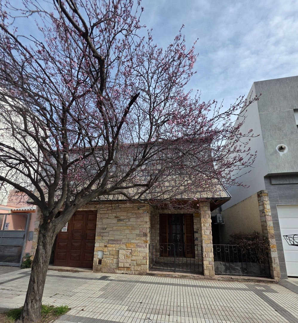 Casa en Alquiler en Viamonte 580, Macrocentro, Bahía Blanca - Bahía Blanca Propiedades | SITIO OFICIAL l