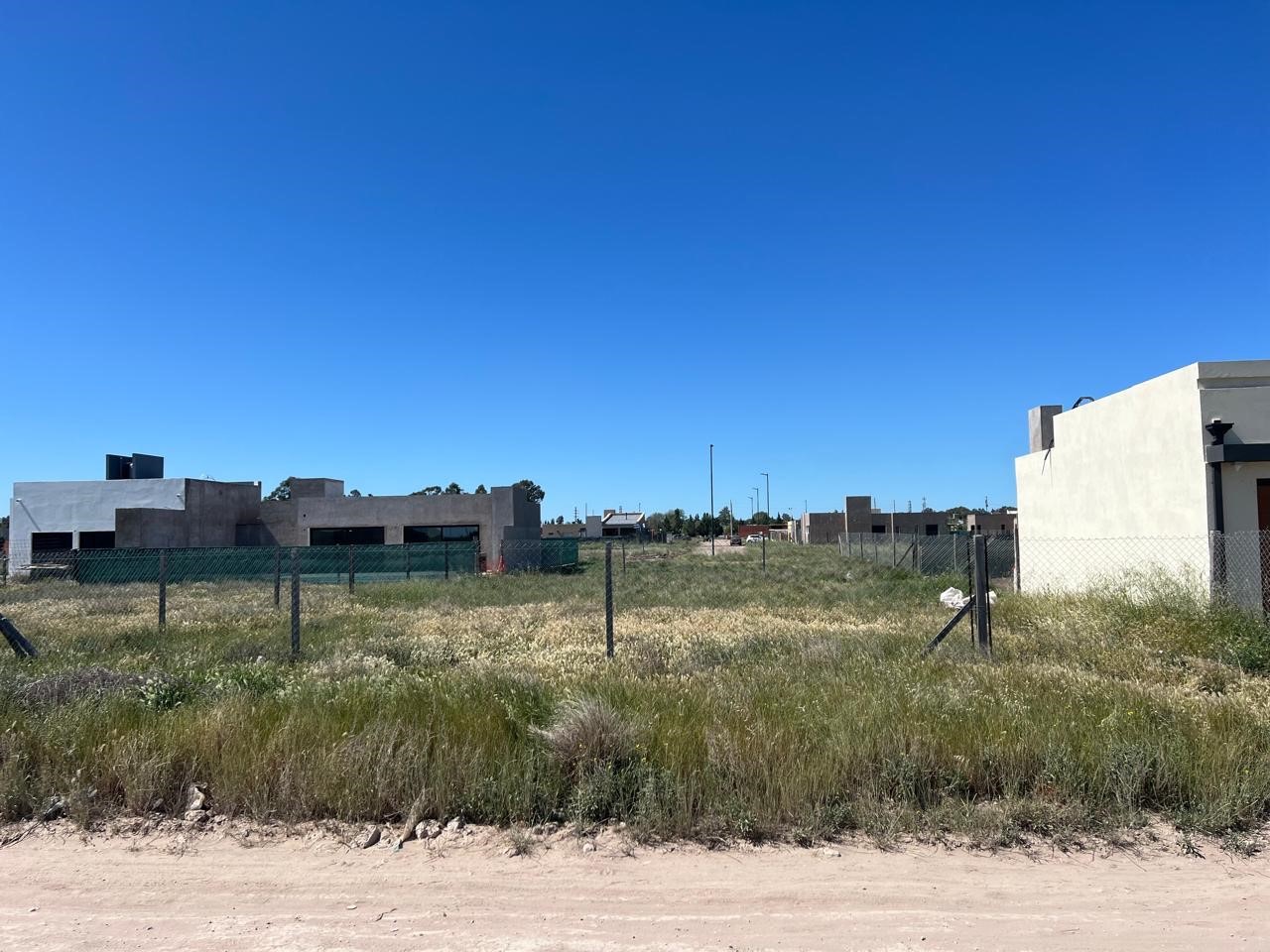 Terreno en Venta en Calle Azara, Entre Juan Cortalezzi Y Juan De Elías, Las Acacias, Bahía Blanca - Bahía Blanca Propiedades | SITIO OFICIAL l