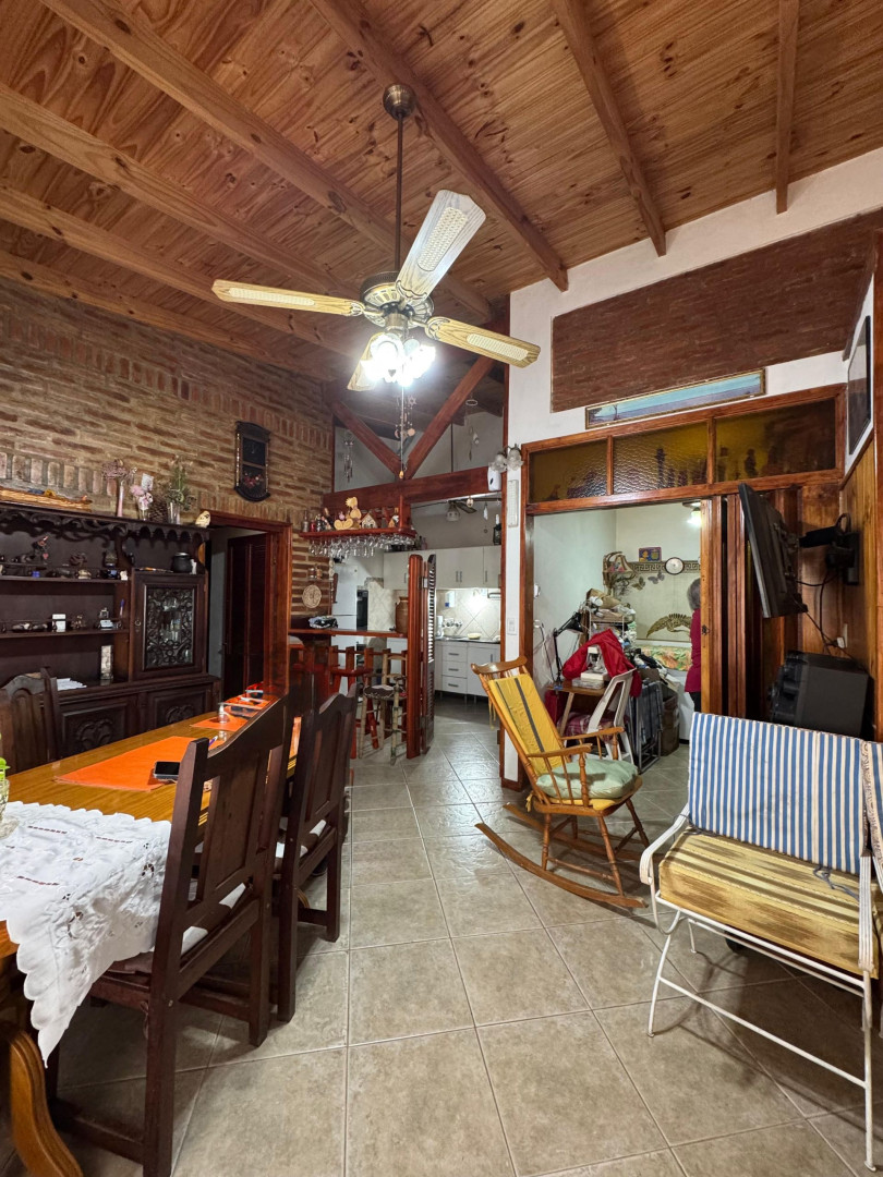 Casa + Departamento en Venta en Chascomus 724,  Monte Hermoso - Bahía Blanca Propiedades | SITIO OFICIAL l