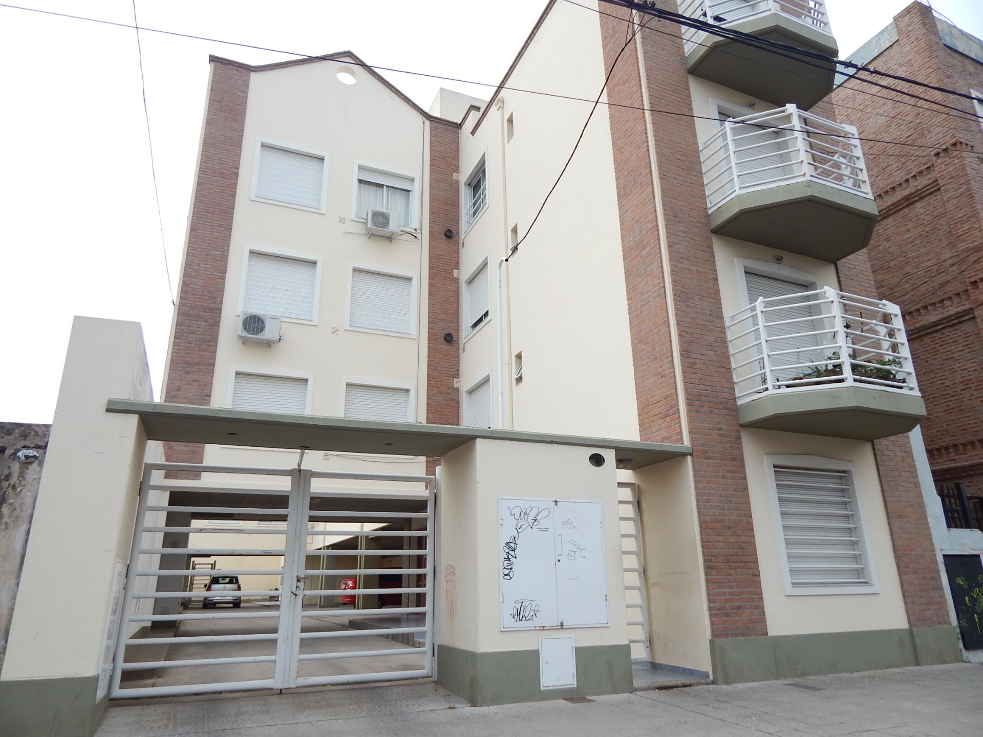 Cochera en Alquiler en ALVARADO 1021, Universitario, Bahía Blanca - Bahía Blanca Propiedades | SITIO OFICIAL l