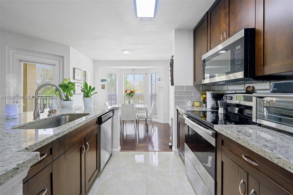 Departamento en Venta en SAVANNAH AT RIVERSIDE CONDO UNIDAD 1521 EDIFICIO 15 POR CDO BK/PG: 397  ,  Miami - USA - Bahía Blanca Propiedades | SITIO OFICIAL l