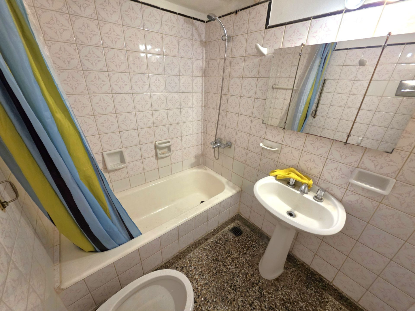 Casa en Alquiler en Ecuador 2156, Villa Rosas, Bahía Blanca - Bahía Blanca Propiedades | SITIO OFICIAL l