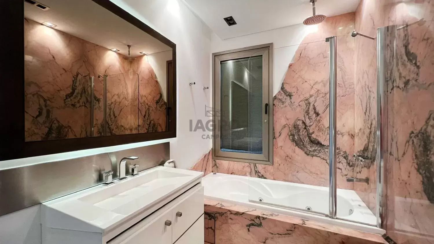 Casa en Venta en Avenida Las Acacias 524,  Pinamar - Bahía Blanca Propiedades | SITIO OFICIAL l