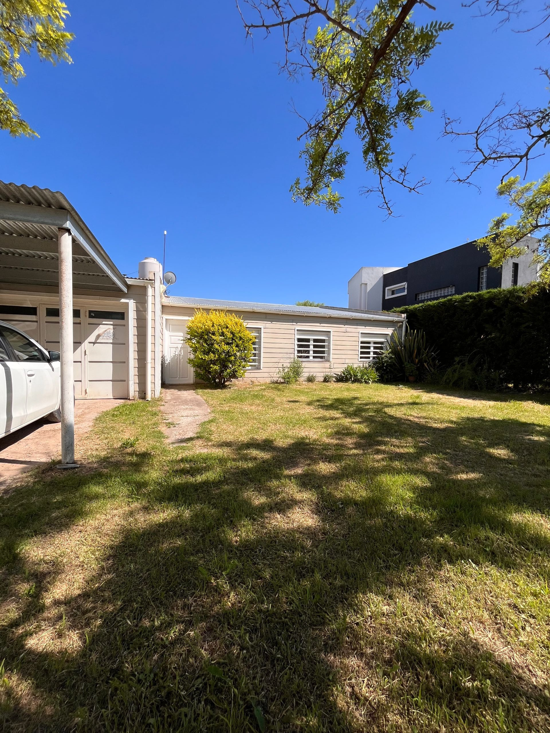 Casa en Venta en Laudelino Cruz 5060, Las Acacias, Bahía Blanca - Bahía Blanca Propiedades | SITIO OFICIAL l