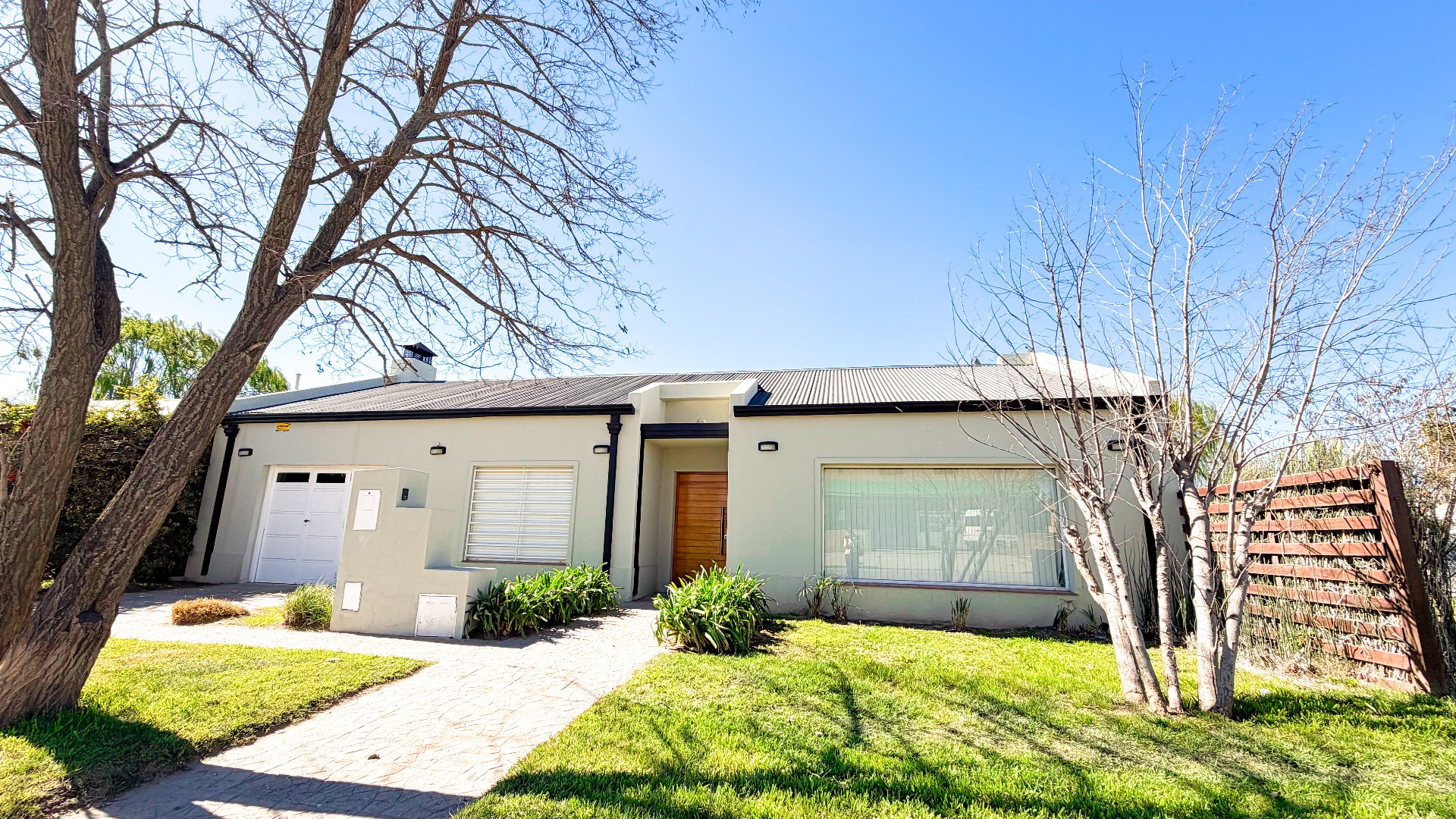 Casa en Venta en Salliquelo 670, Las Acacias, Bahía Blanca - Bahía Blanca Propiedades | SITIO OFICIAL l