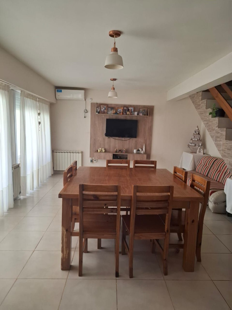 Casa + Departamento en Venta en Witcomb 100, La Falda, Bahía Blanca - Bahía Blanca Propiedades | SITIO OFICIAL l