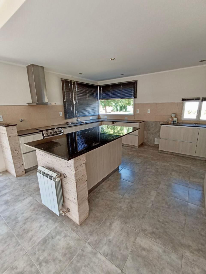 Casa en Venta en Misioneros Y Tupac Amaru, Las Cañitas I, Bahía Blanca - Bahía Blanca Propiedades | SITIO OFICIAL l