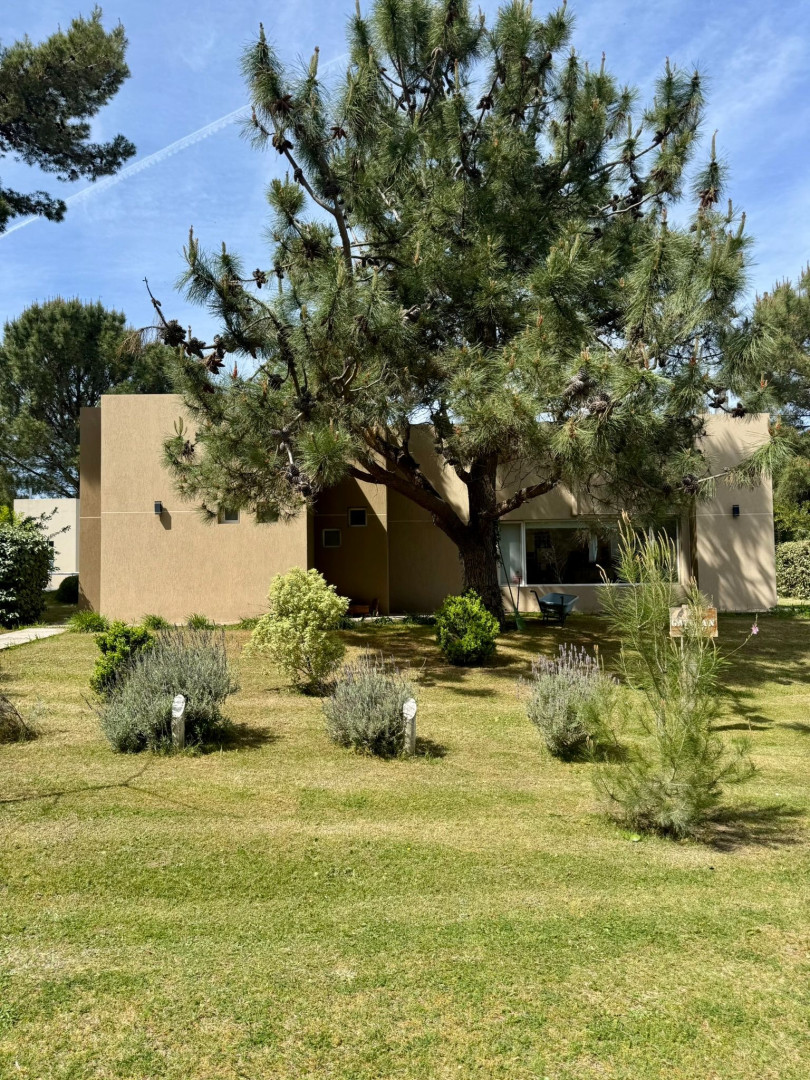 Casa en Venta en El Gavilan 557, Pinar del Golf, Monte Hermoso - Bahía Blanca Propiedades | SITIO OFICIAL l