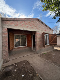 Casa en Alquiler en Adela Casati 2000, Villa Bordeu, Bahía Blanca