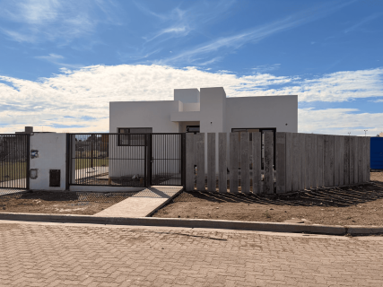 Casa en Venta en Los Adobes 884,  Bahía Blanca