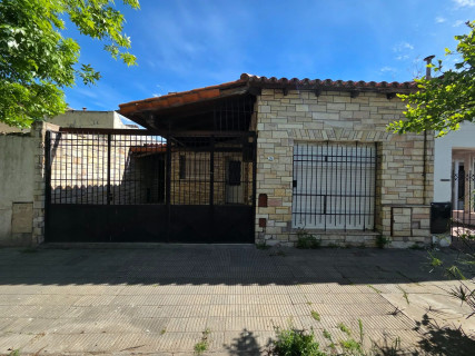 Casa en Alquiler en Italia 281,  Bahía Blanca